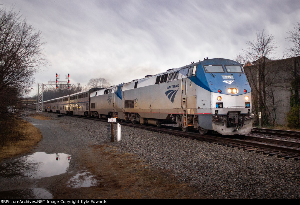 AMTK P40DC #831 on "Auto Train" No. 52